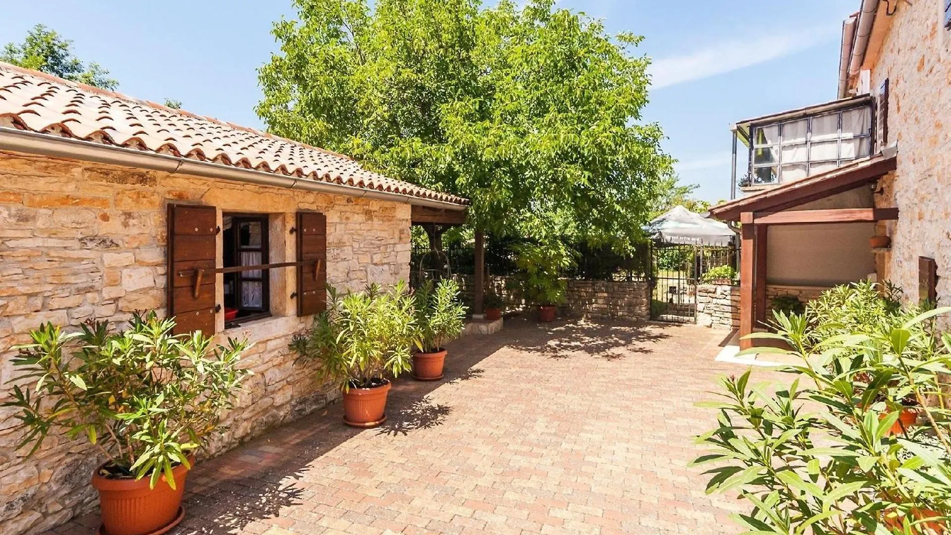 Holiday home Wunderschoenes Ferienhaus In Matijasi Mit Grosser Terrasse Zminj Croatia