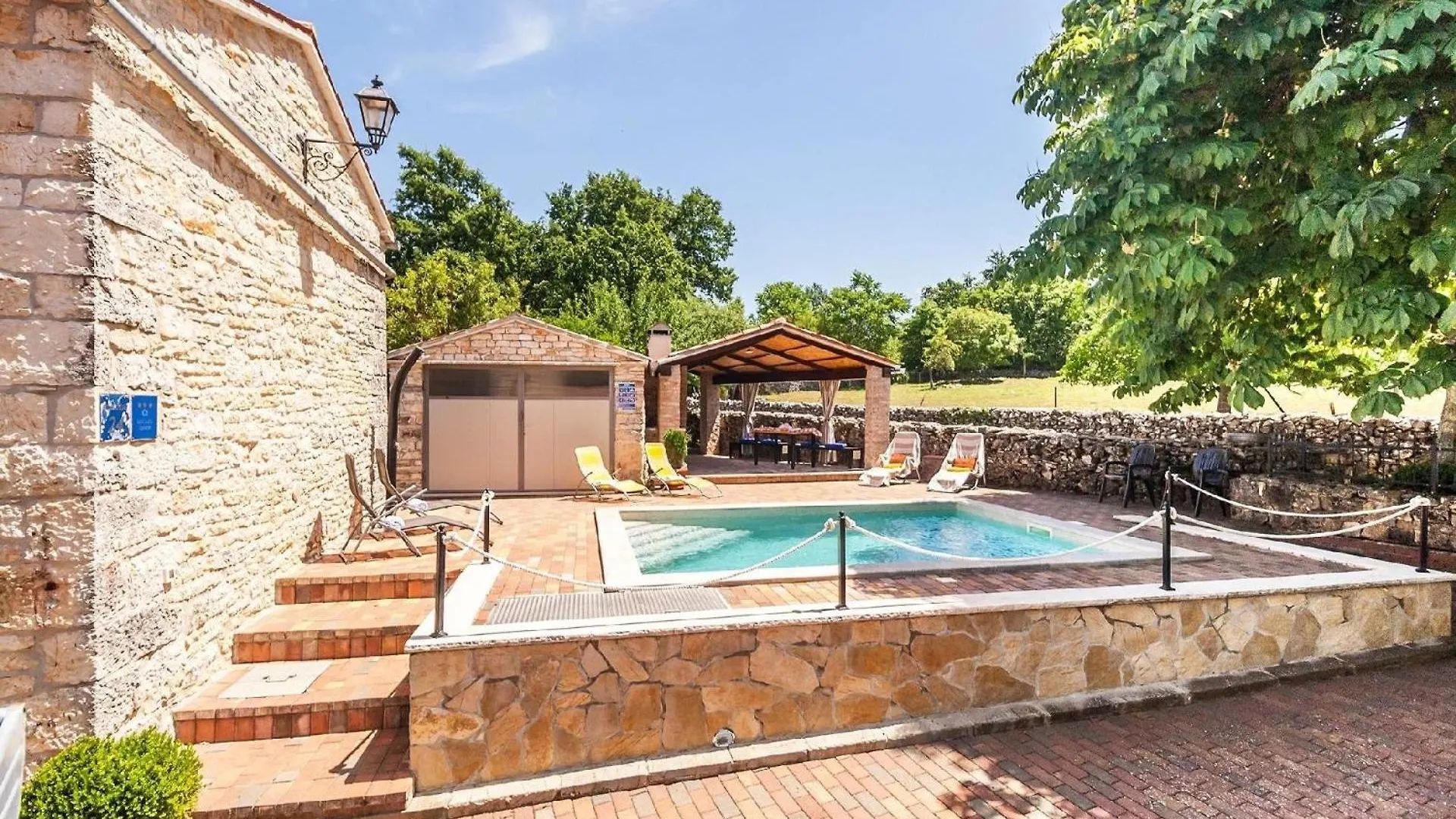 Holiday home Wunderschoenes Ferienhaus In Matijasi Mit Grosser Terrasse Zminj Croatia