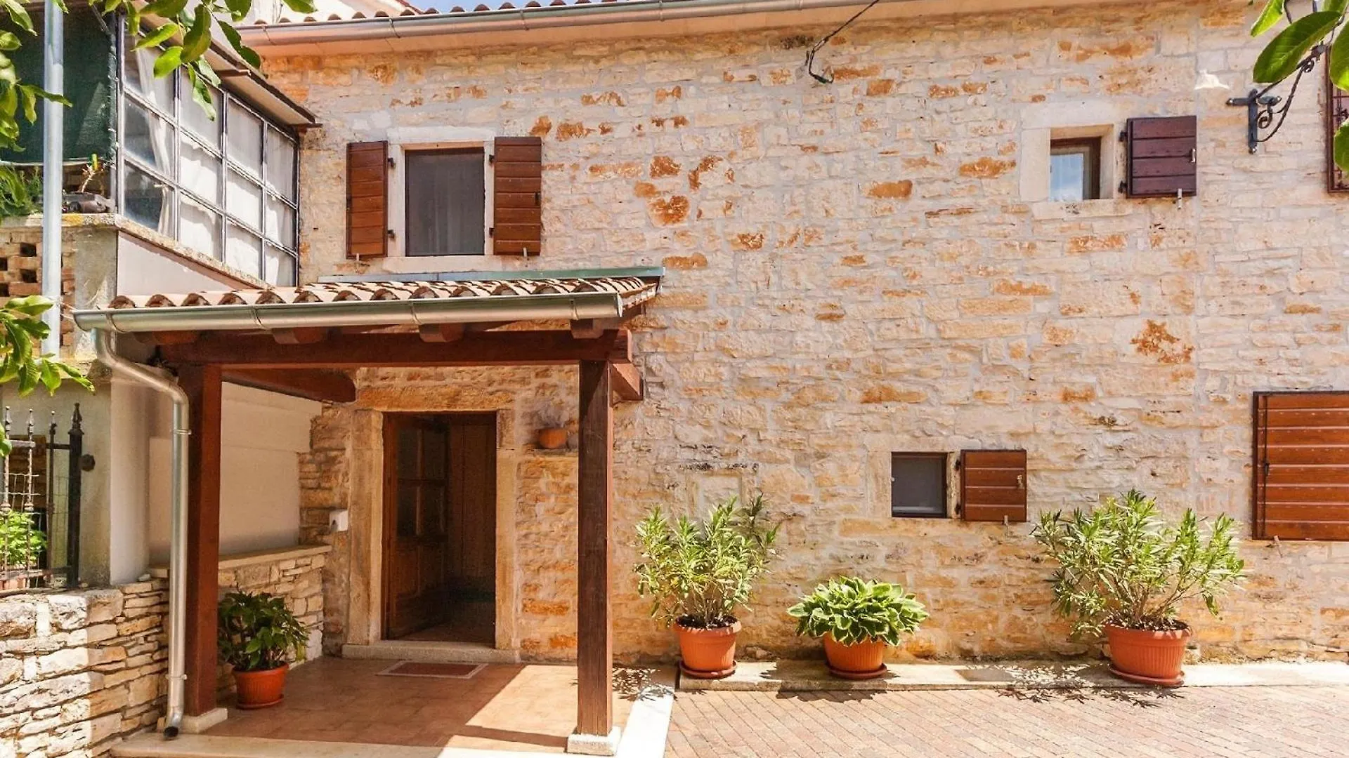 Wunderschoenes Ferienhaus In Matijasi Mit Grosser Terrasse Zminj Croatia